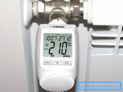 Mikroprocesorově řízený termostat