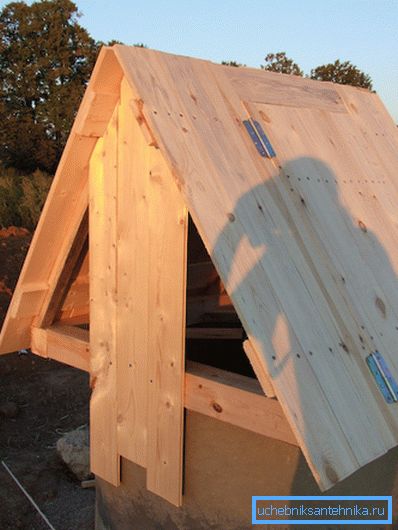 Konce jsou opláštěné po hlavní podlaze Konce jsou opláštěné po hlavní podlaze