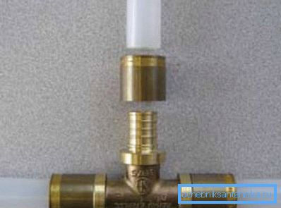 Tílka pro zesíťovaný polyetylén. Tílka pro zesíťovaný polyetylén.