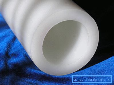 Zesítěná polyetylénová trubka