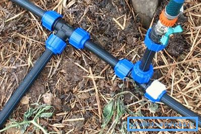 PVC potrubí pro instalatérství v zemi je nejlepší fit, jejich hmotnost je malá, a nebojí se vlhkosti