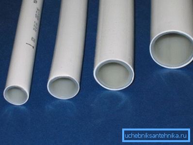 PVC trubky různých průměrů PVC trubky různých průměrů