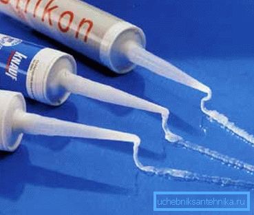 Vana se silikonovým těsněním musí být ve skříni