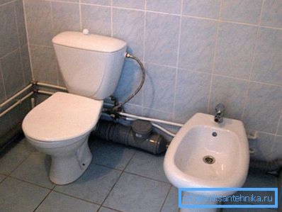 WC s namontovaným bidetem