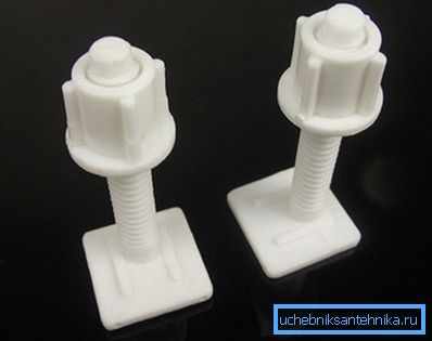 Univerzální hardware pro plastové sedátko