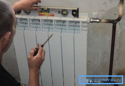 Instalace baterií je zodpovědný postup. Instalace baterií je zodpovědný postup.