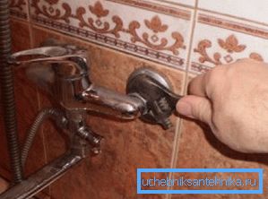 Instalace baterie do koupelny vlastními rukama