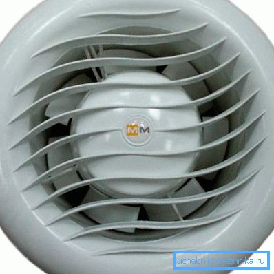 Ventilátor pro nucené větrání v parní místnosti