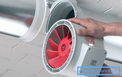 Ventilátor - hlavní zdroj trakce při nucené ventilaci Ventilátor - hlavní zdroj trakce při nucené ventilaci