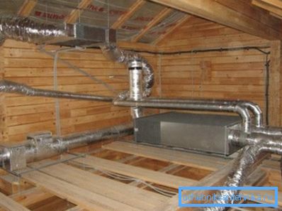 Ventilační kanály instalované v podkroví