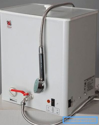 Ohřívač vody pro instalaci do domu