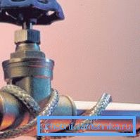 Vodovodní kohoutek s vyhřívanou vodou eliminuje poškození zamykacího mechanismu mrazem