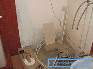 Vše je připraveno k instalaci sprchové vaničky a pánve