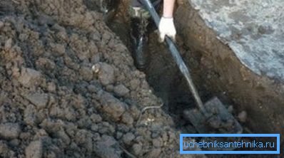 Vykopáme příkop. Vykopáme příkop.