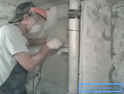 Odřízněte kus starého stoupačky