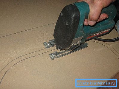 Řezání díry elektrickou pila Řezání díry elektrickou pila