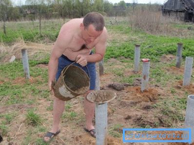 Nalijte do podpěry beton