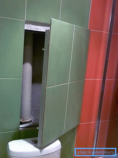 Rúry můžete maskovat tak, že zpevníte sádrokarton